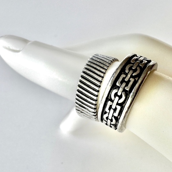 Set of 2 Rings, Size 6 1/2, Vintage Stacking Rings, Silver, Black - Picture 4 of 13